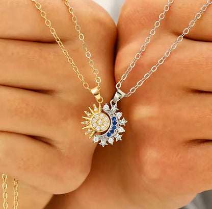 Set de 2 Collares y 2 Anillos Sol y Luna — Conexión Magnética para Parejas y Amigas