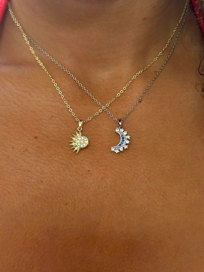 Set de 2 Collares y 2 Anillos Sol y Luna — Conexión Magnética para Parejas y Amigas