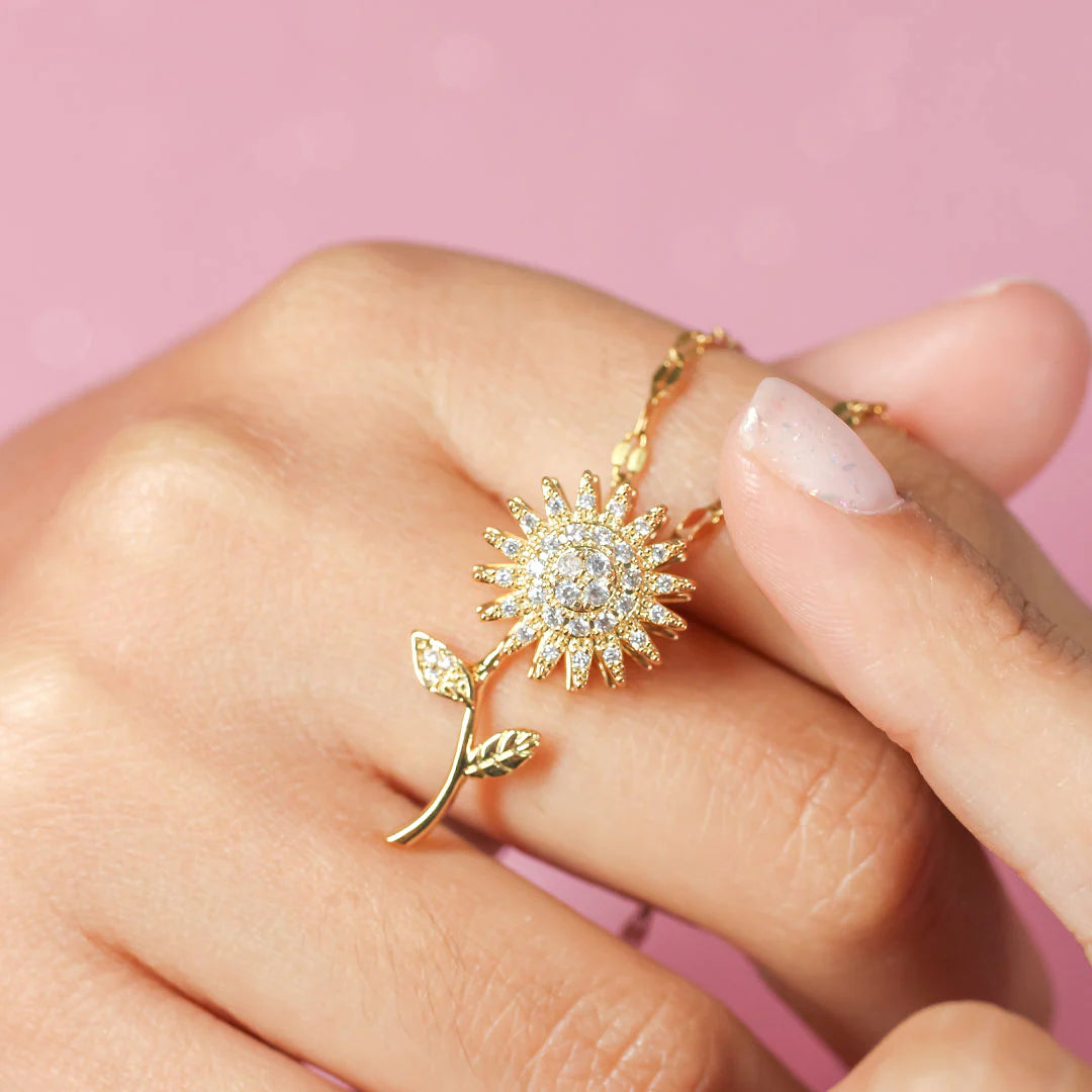COLLAR GIRASOL GIRATORIO – UN DETALLE QUE TE ACOMPAÑA